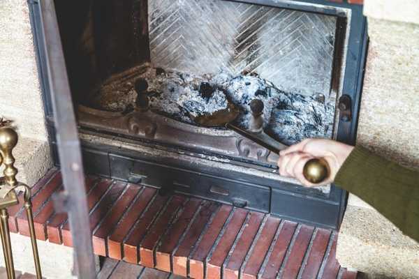 15 façons d'utiliser des cendres de cheminée