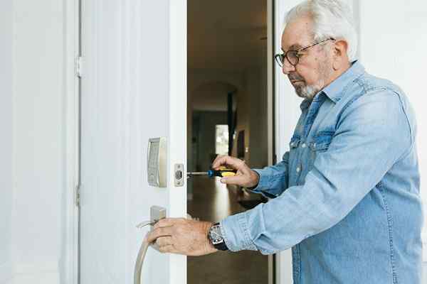 3 façons intelligentes de mettre à niveau votre porte d'entrée dans un week-end