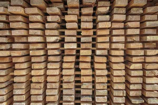 9 tipos de madera que no debes quemar