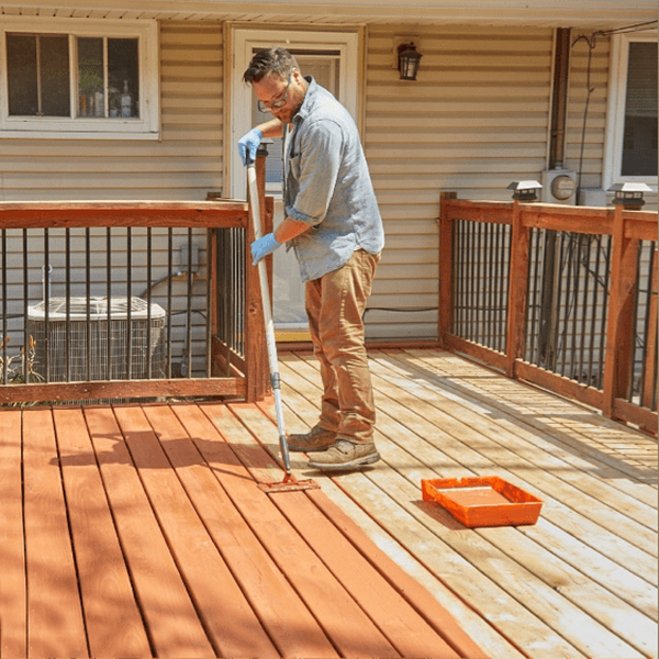 9 façons de protéger votre deck ou votre terrasse contre la chaleur estivale