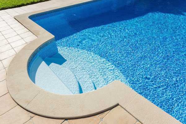 Impossible de trouver du chlore pour votre piscine? Essayez ceci à la place