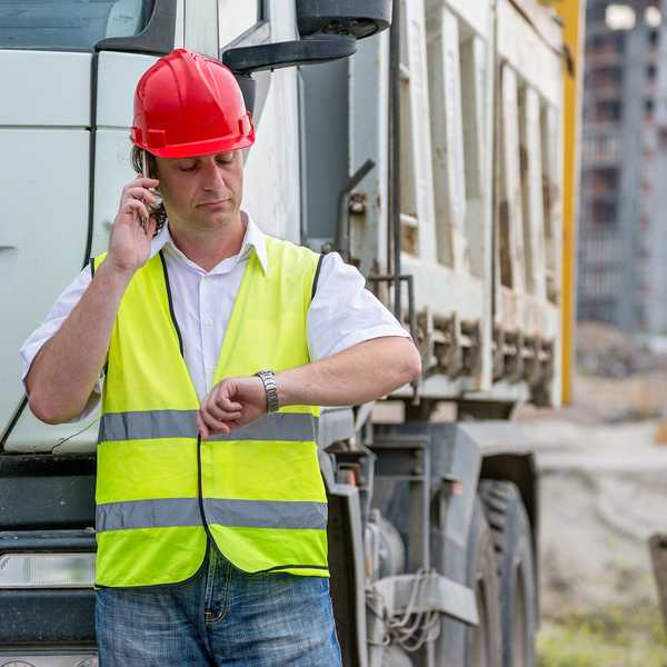 Los profesionales de la construcción dicen que la escasez de trabajo retrasa los proyectos