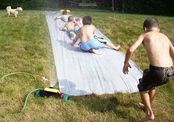 Genius! Weltweit erstaunlichste DIY Slip 'n Slide