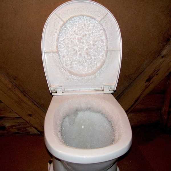 Voici comment vous assurer que vos toilettes n'explosent pas