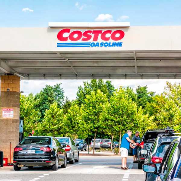 Voici pourquoi vous devez commencer à acheter du gaz chez Costco
