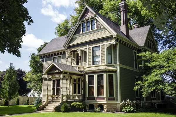 Combien cela coûte-t-il pour restaurer une maison historique?