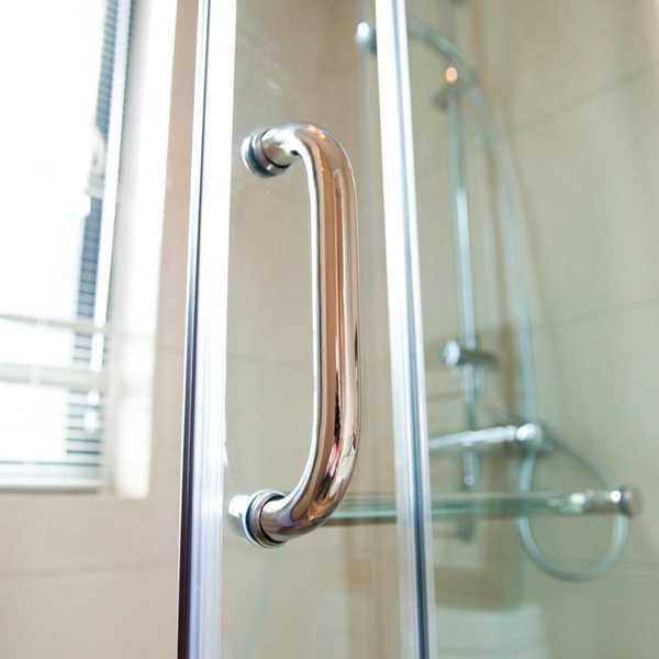 Comment nettoyer les portes de douche en verre