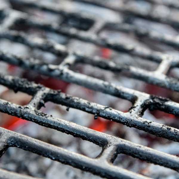 So reinigen Sie Ihren Grill mit diesem Gemüse