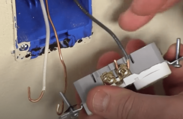 Cómo conectar los cables a un receptáculo y un interruptor