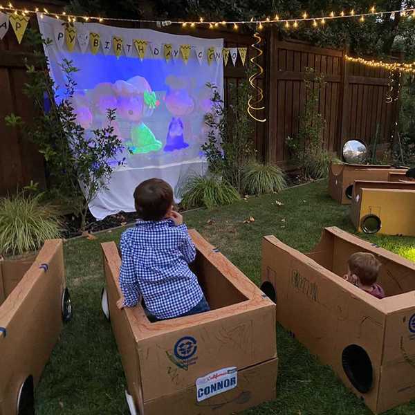 Cómo crear una fiesta divertida y amigable para la película para niños