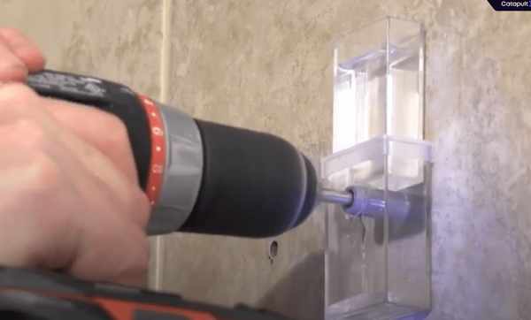 Cómo perforar un agujero en el azulejo