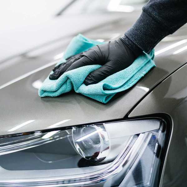 Comment éliminer les rayures de peinture d'une voiture