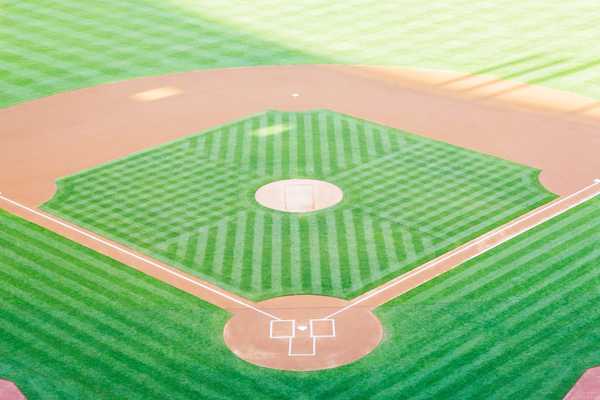 Wie man einen Rasen streift, so ein Stadion Groundskeeper