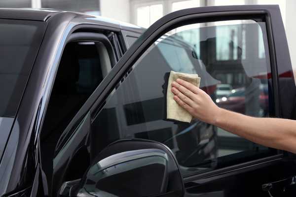 Cómo teñir ventanas del coche