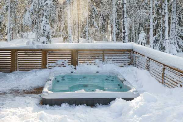 Cara musim dingin hot tub