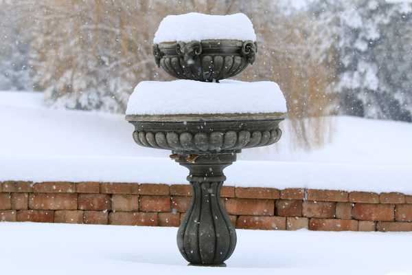 Comment hiverner les fontaines d'eau extérieures