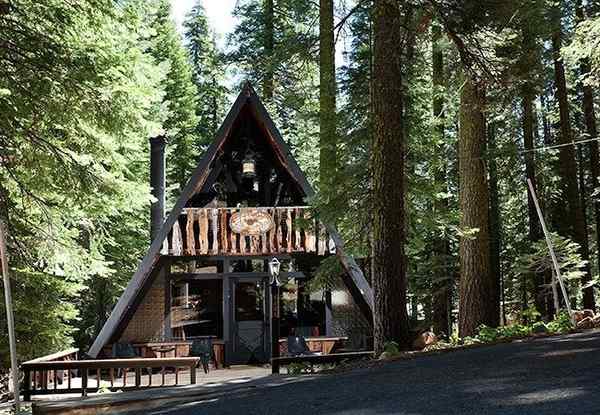 Di Danau Tahoe, A-Frame 1969 mendapat pembaruan yang bijaksana