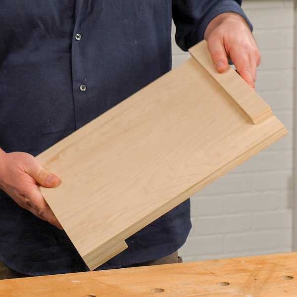 Haga un gancho de banco simple con restos de madera