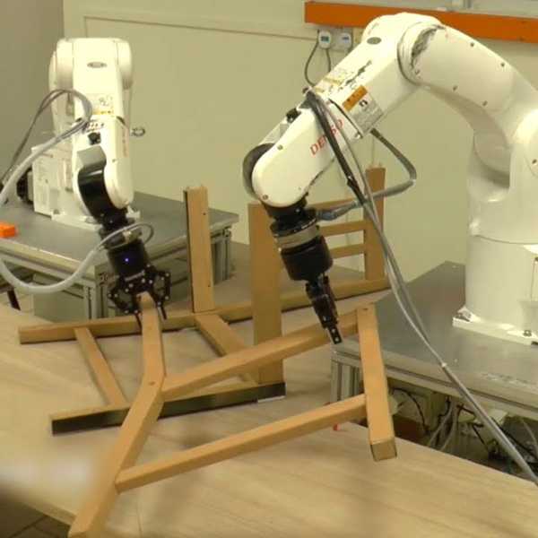 Tidak ada kutukan yang melibatkan robot ini boleh menangani perhimpunan perabot ikea