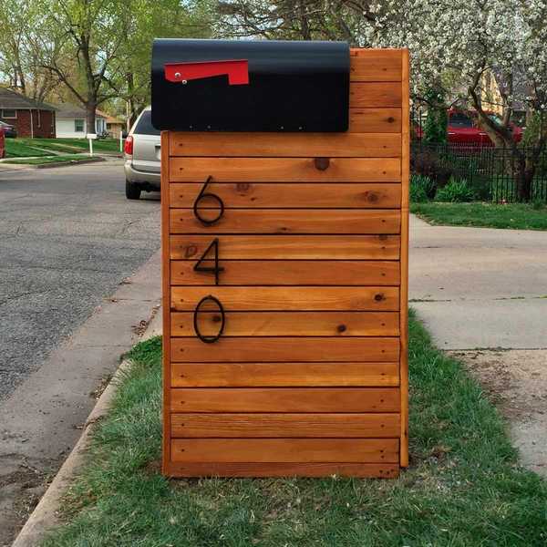 Proyek Pembaca DIY Solid Cedar Mailbox