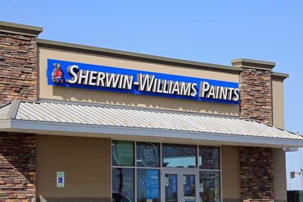 Les prévisions du PDG de Sherwin-Williams ont chuté de la demande de peinture en 2023