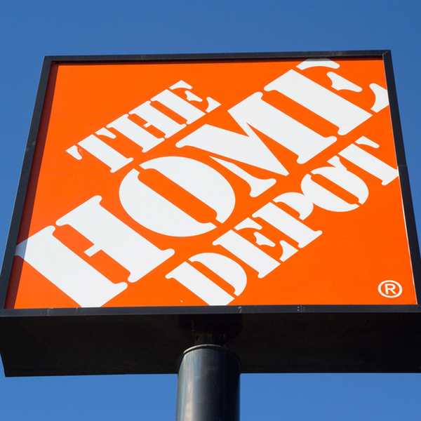 Compre a venda da Home Depot para economizar de volta às aulas