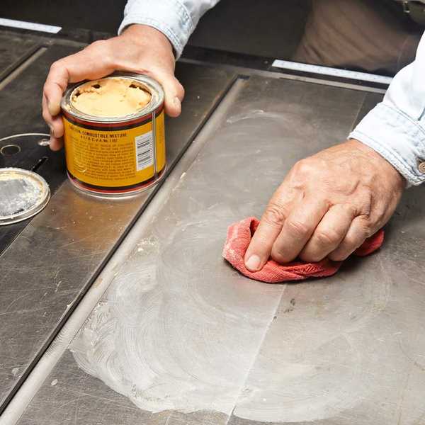 Conseil de scie à table lisse