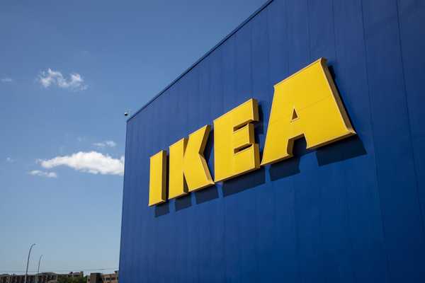 Snowstorm zatrzymuje ludzi w Ikea z dnia na dzień