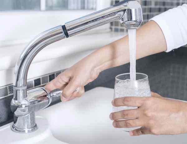 Résolu! Que faire de l'eau nuageuse