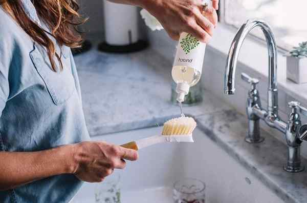 Les meilleurs savons de vaisselle pour les plats de lavage des mains