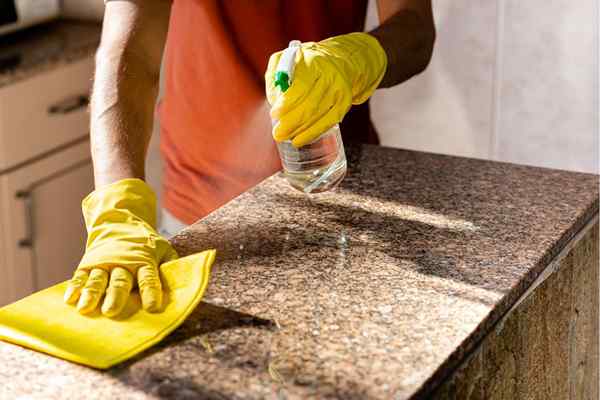 Pembersih Granit Terbaik untuk Countertops Spotless