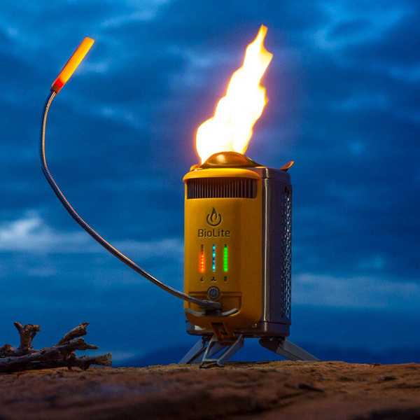 Das Biolite Campstove 2+ schafft ein Lagerfeuer und verhindert, dass Ihr Telefon sterben
