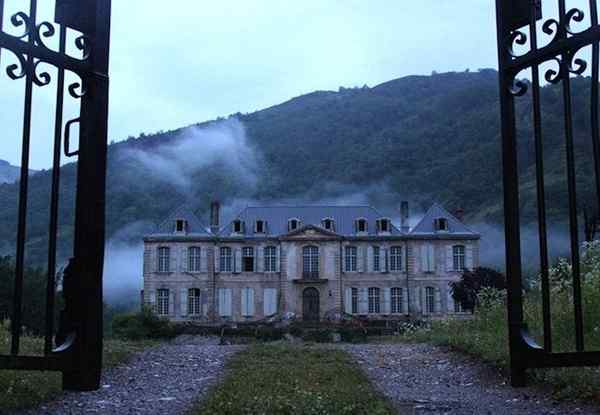 Die Auferstehung einer herrlich verfallenen Burg in Frankreich