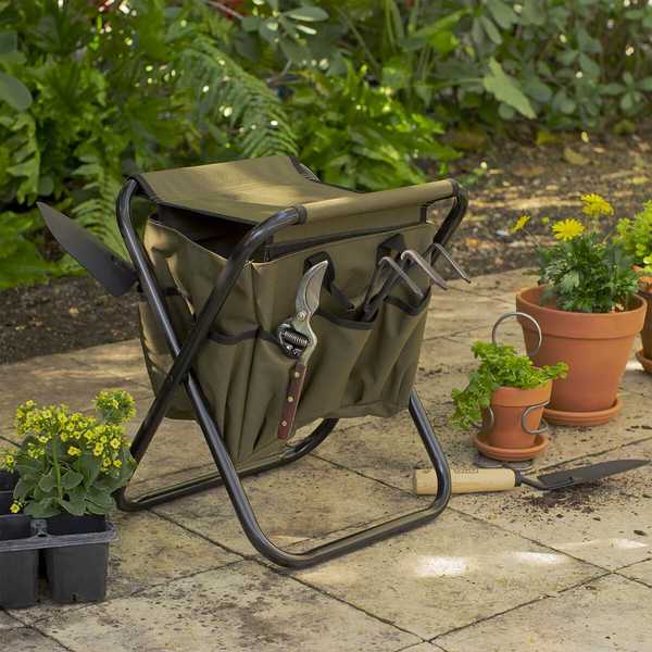 Dieser doppelte Gartenstuhl und die Werkzeugtasche sparen Zeit (und Ihren Rücken)
