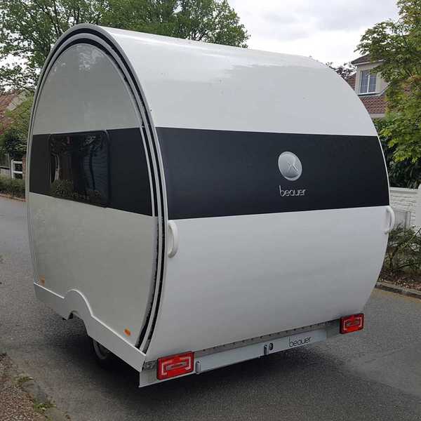 Dieser neue Camper erweitert sich in weniger als einer Minute auf 3x seine Größe