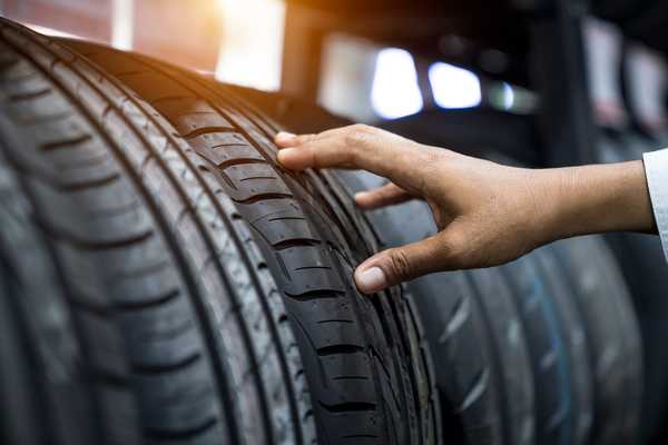 Consejos para ahorrar dinero en neumáticos para vehículos