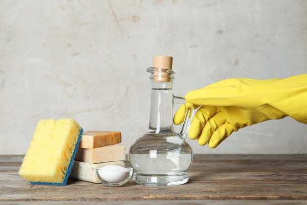 Was ist es, Essig zu reinigen und wie man es benutzt?