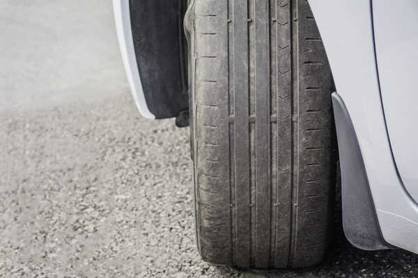 Qué saber sobre el desgaste desigual de los neumáticos
