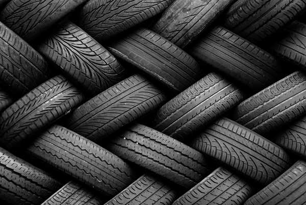 Pourquoi les pneus sont-ils noirs?