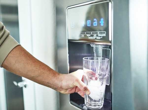 ¿Por qué mi dispensador de agua de refrigerador no funciona??