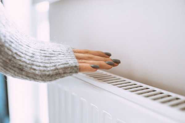 ¿Por qué mi horno sopla aire frío??