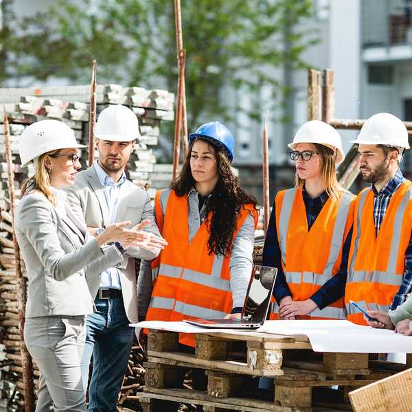 Les jeunes professionnels de la semaine pour les constructeurs de maisons commencent oct. 12