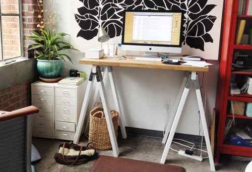 6 DIY Projects Standing Desk, aby utrzymać zdrowie podczas pracy