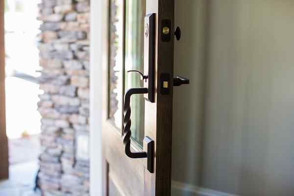 Ingrese el sorteo de Luxe Lock de Bob Vila con Delaney Hardware hoy!