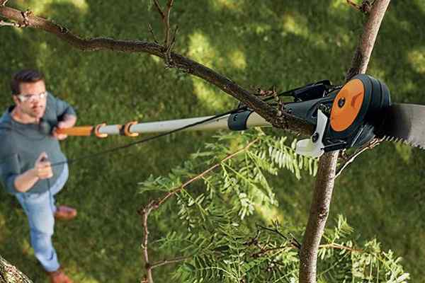 Fiskars vous guidera à travers la façon de détruire sa scie à pôle rappelé pour un remboursement complet