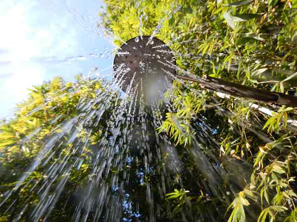 Comment faire une douche extérieure