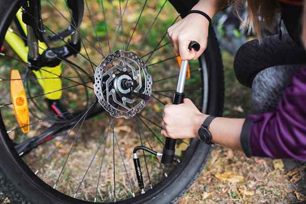 As melhores bombas de bicicleta para remediar pneus furados