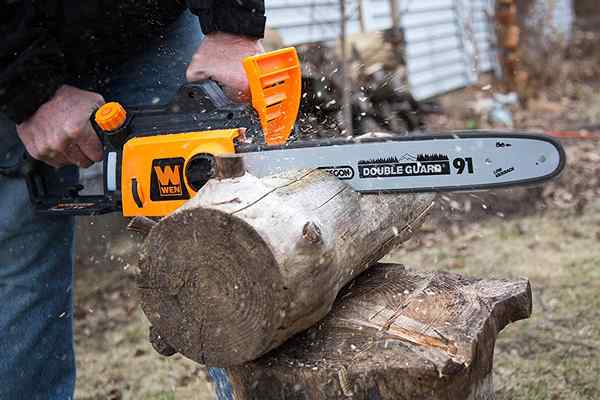 La meilleure tronçonneuse pour couper le bois de chauffage pour votre maison