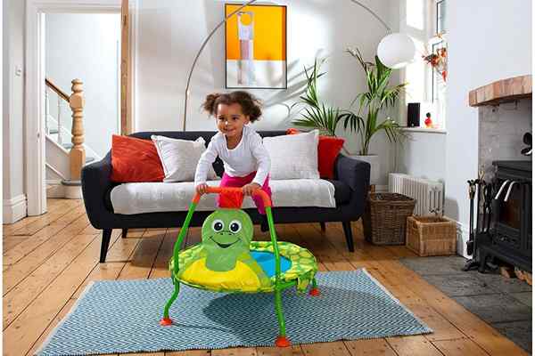 El mejor trampolín interior para que los niños hagan ejercicio en interiores