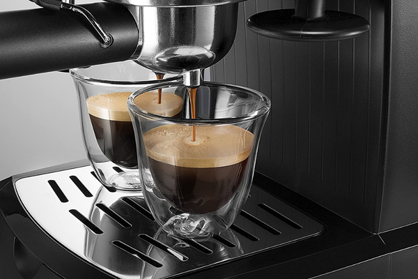 As melhores máquinas de café expresso manual para café luxuoso em casa